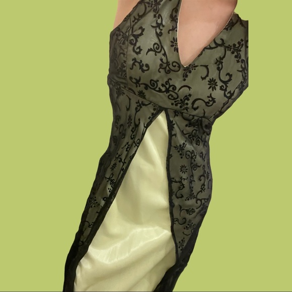 Green and black dress - Picture 5 of 5